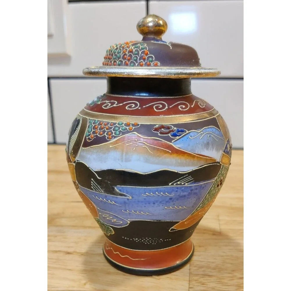 Small VTG Japanese Geisha Porcelain Gilded Satsuma Vase/Lid-Hand Painted Japan